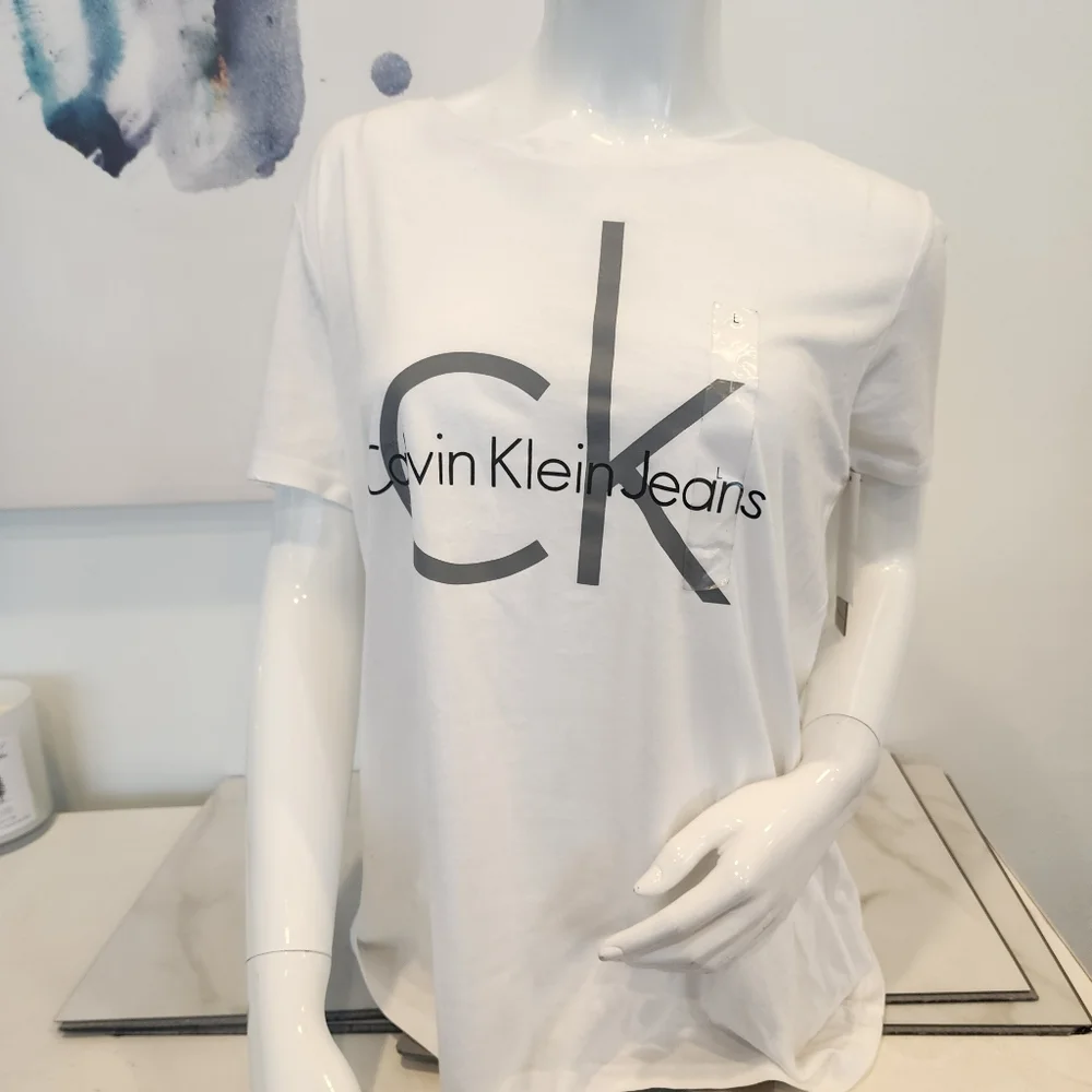 Calvin Klein, NWTO, Women's  white t-shirt. Size Large. - Picture 6 of 16